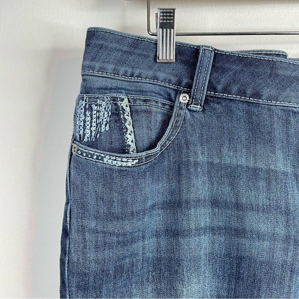 Maurices Mid Rise Boot cut denim flex Bling Embroidered Stretch jeans 14W 14 new - Picture 3 of 10